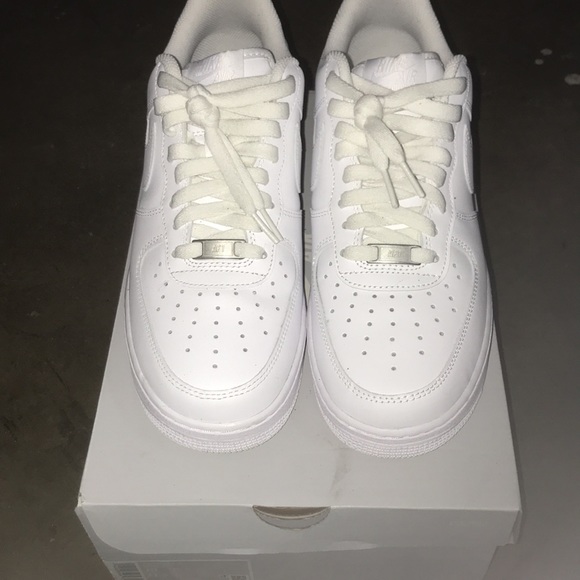 Playoff 12s size 9.5 and worn 1x all white Air Force 1 size 10 - Picture 5 of 7